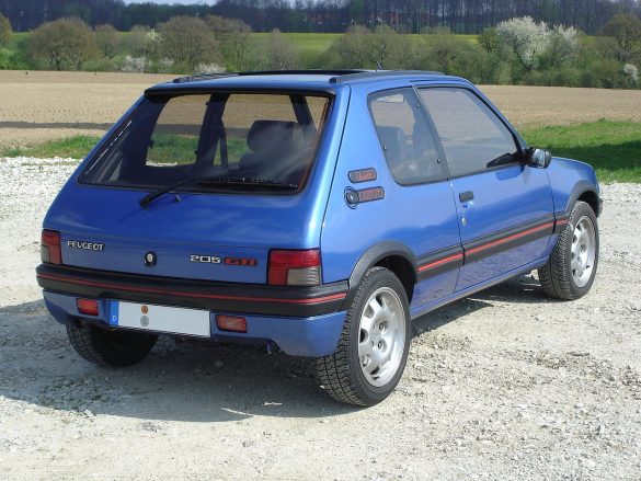 Peugeot 205 GTI fotoğrafları