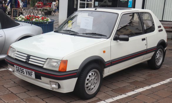 Peugeot 205 GTI fotoğrafları