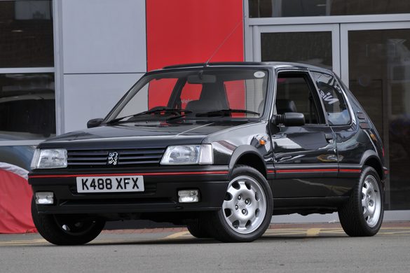 Peugeot 205 GTI fotoğrafları